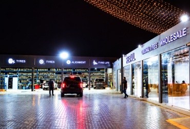 Buy car tyres Al Quoz