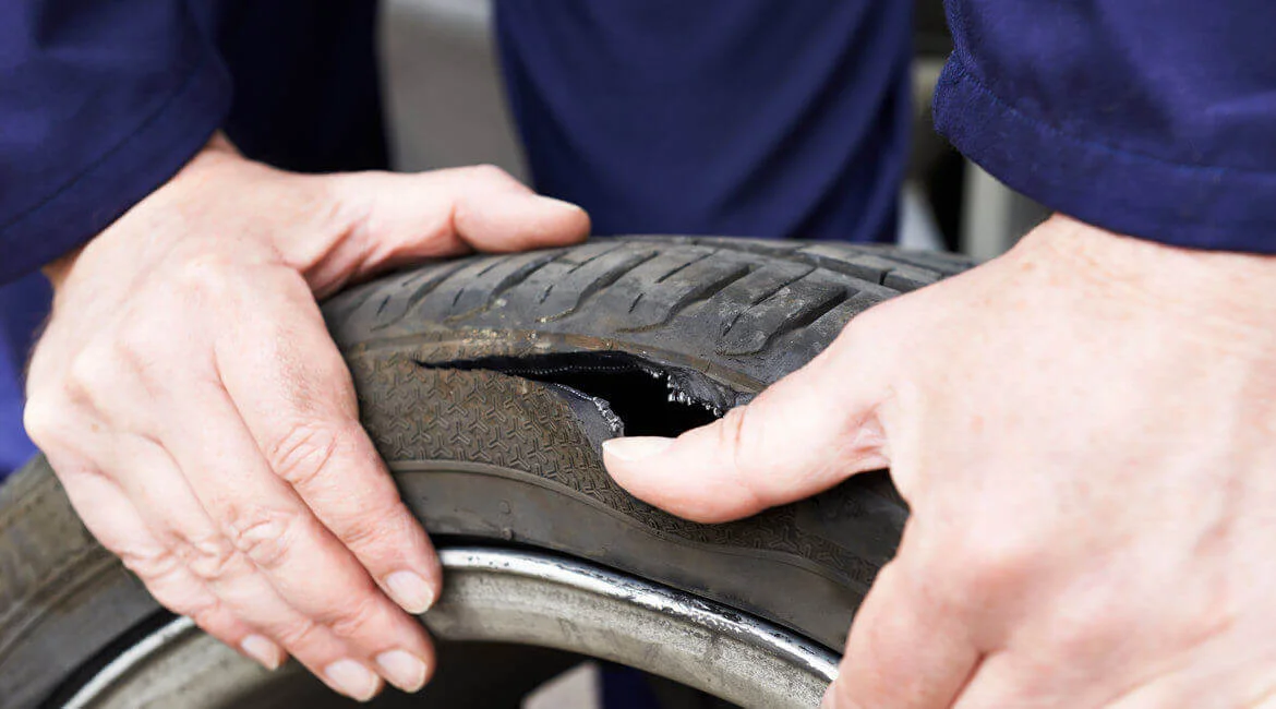 Get Damage Tyre repair in UAE