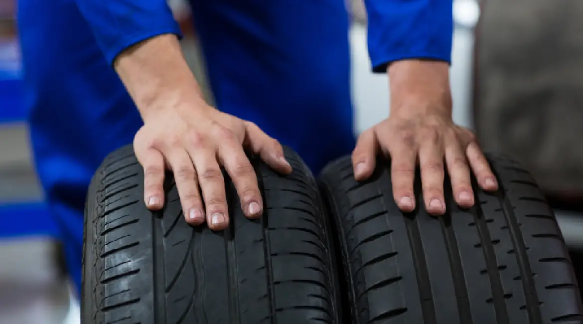 How To Choose Between All-Season And Summer Tyres In The UAE Climate?