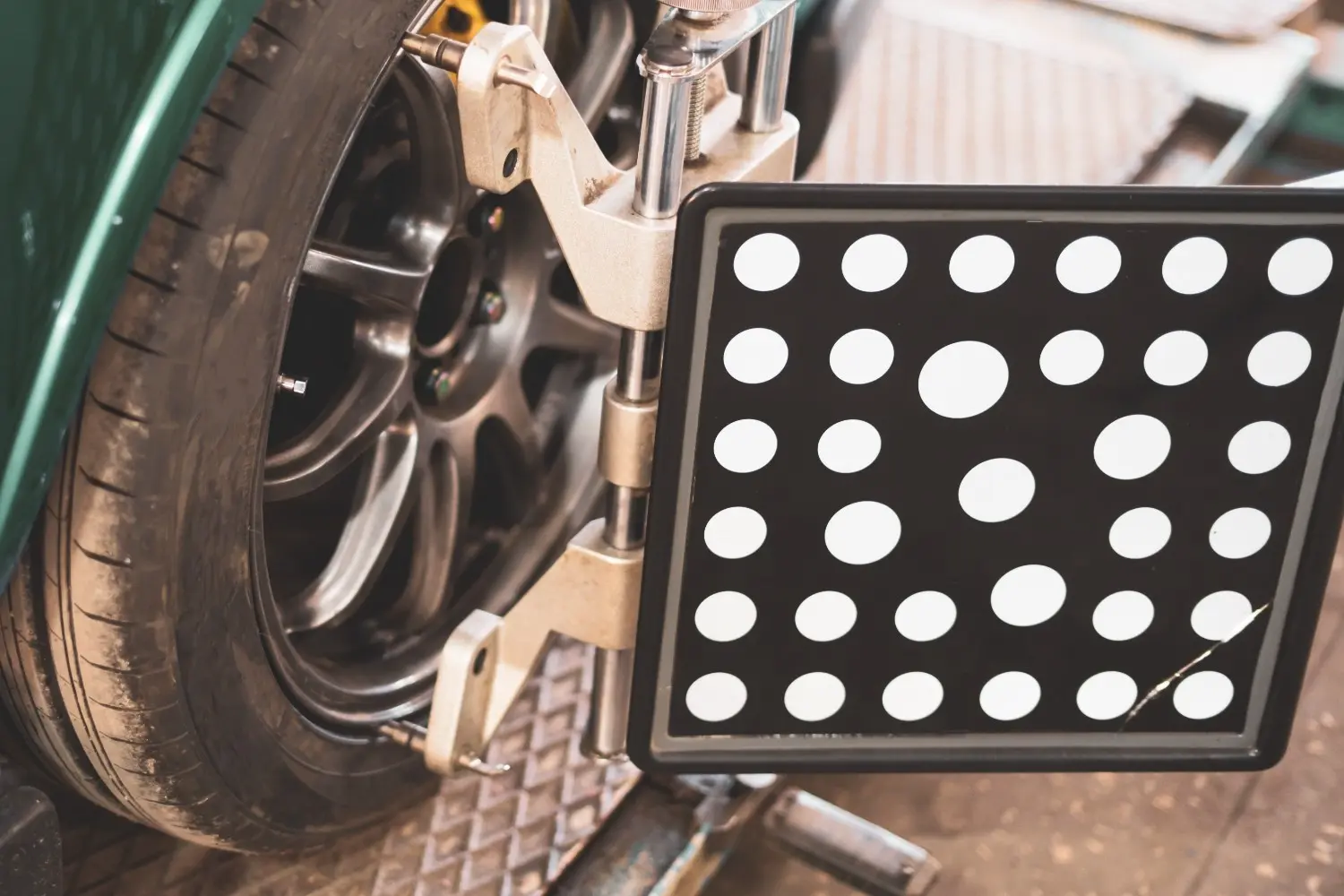 Discover Tire.ae Advance Wheel Alignment Service for Smoother Rides in UAE