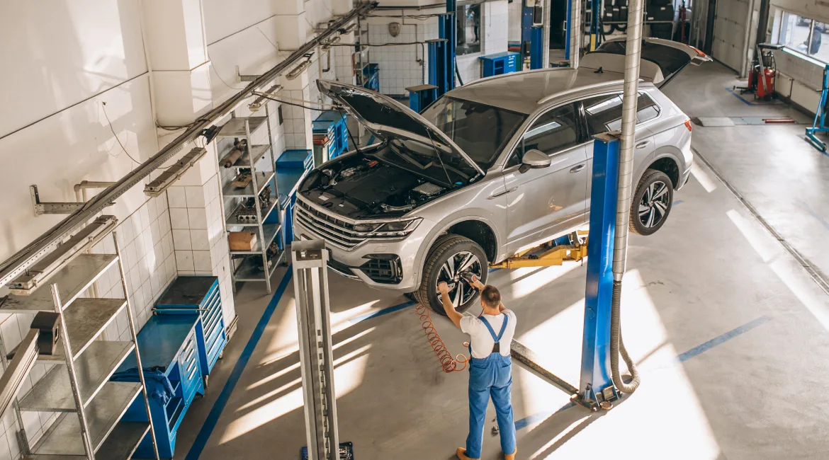 A Day in the Life of a Tyre Shop in Dubai: Stories from the Ground