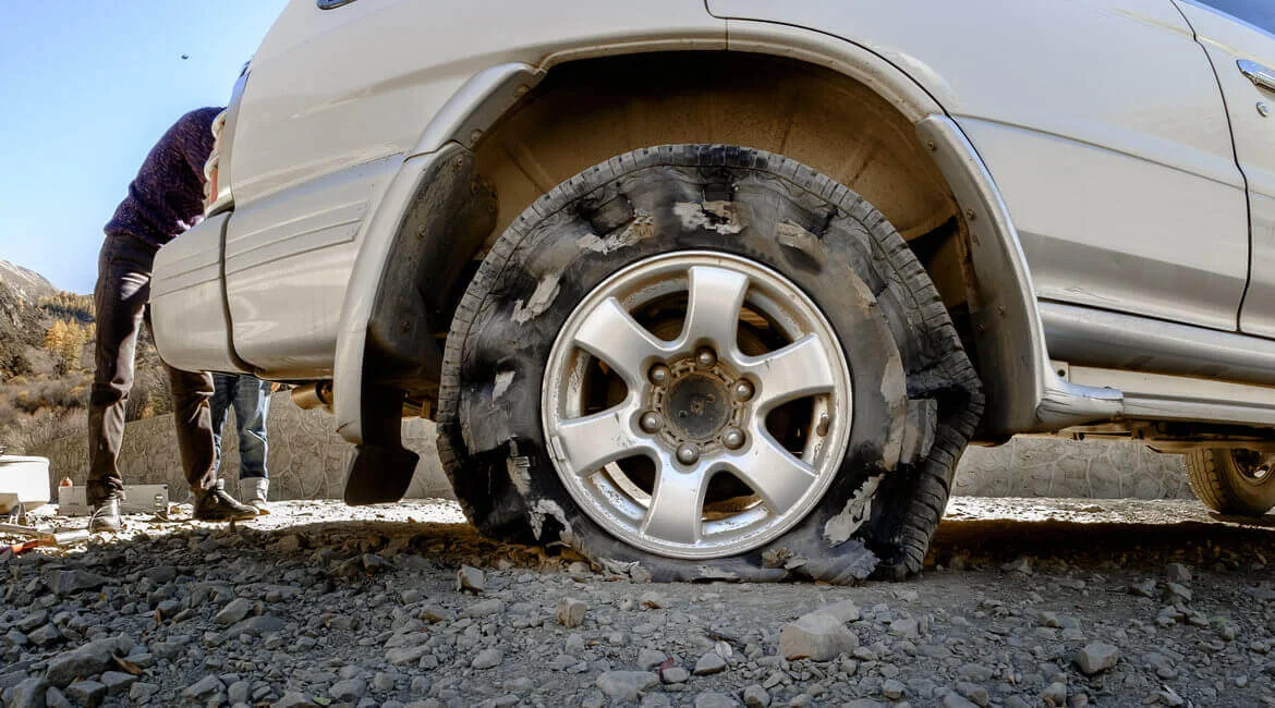 What To Do During a Tyre Blowout?
